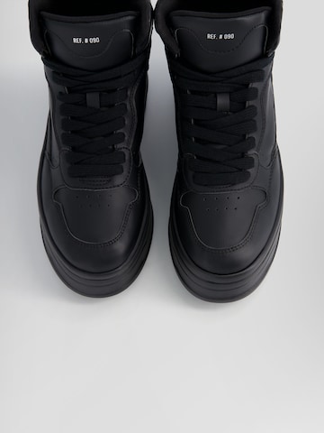 Bershka Sneaker in Schwarz