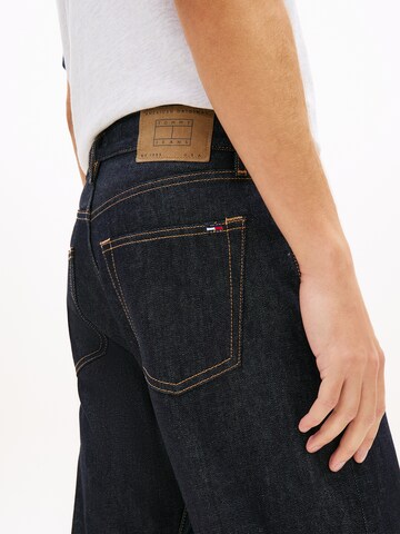 Tommy Jeans Regular Farkut värissä sininen
