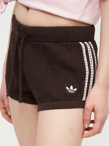 ADIDAS ORIGINALS Szabványos Nadrág - barna