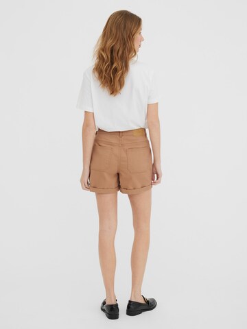 VERO MODA Regular Shorts 'KATHY' in Braun