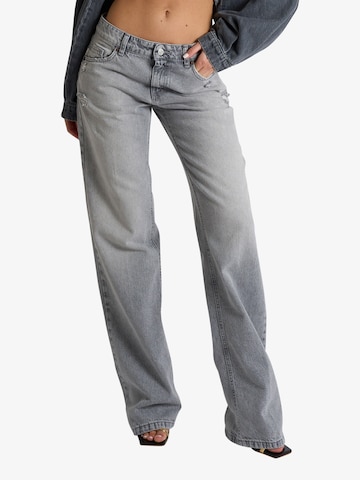regular Jeans di ViCOLO in grigio: frontale