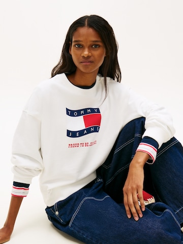 Felpa di Tommy Jeans in bianco