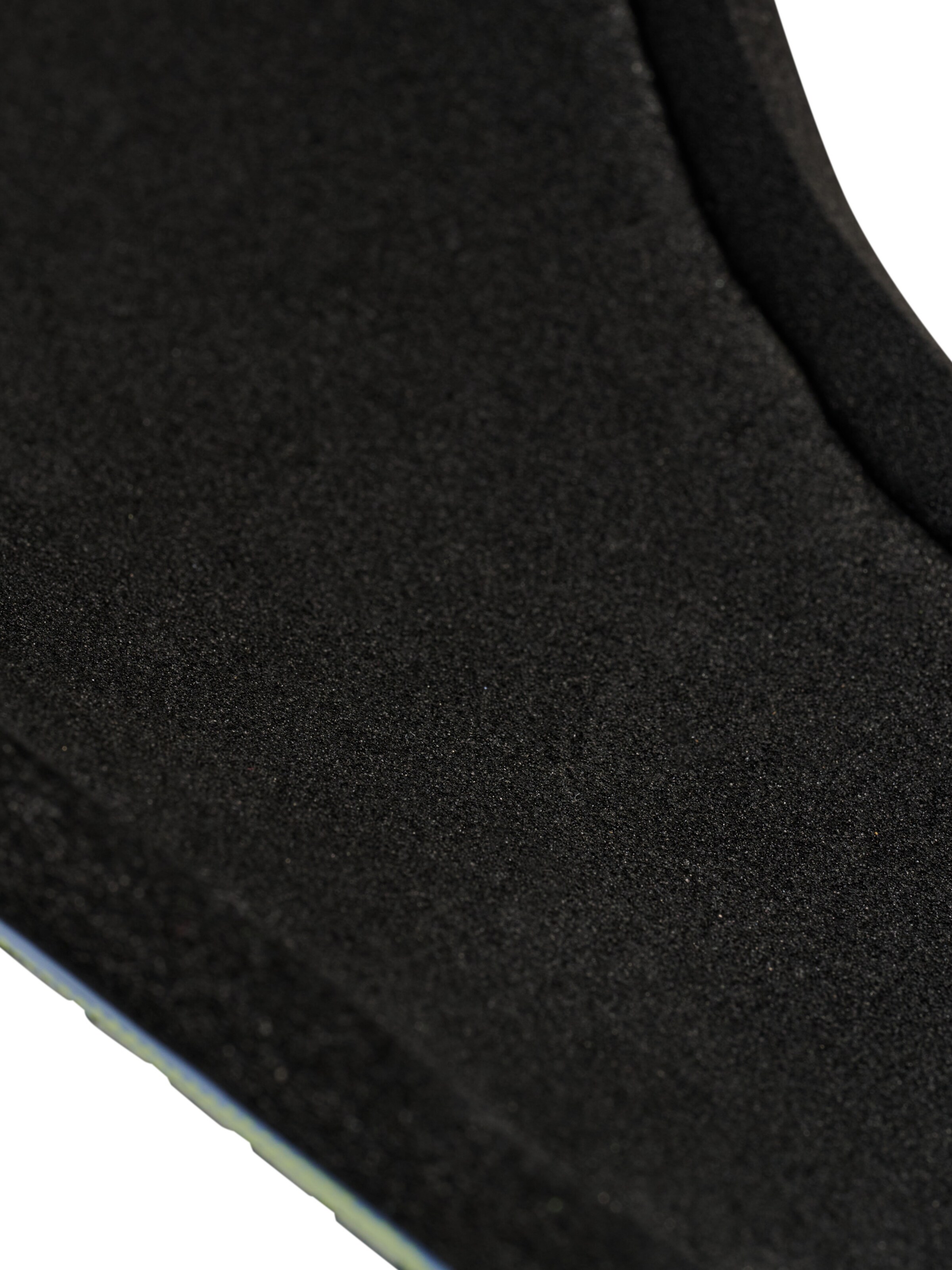 Hummel Protector in Black