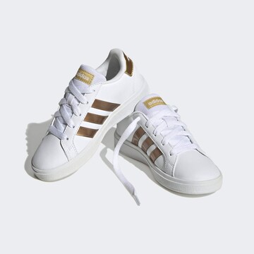 ADIDAS PERFORMANCE Спортивная обувь 'Grand Court 2.0' в Белый