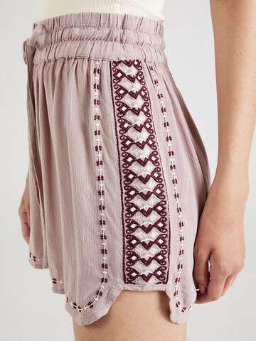 Regular Pantalon 'Betty' ABOUT YOU en rose