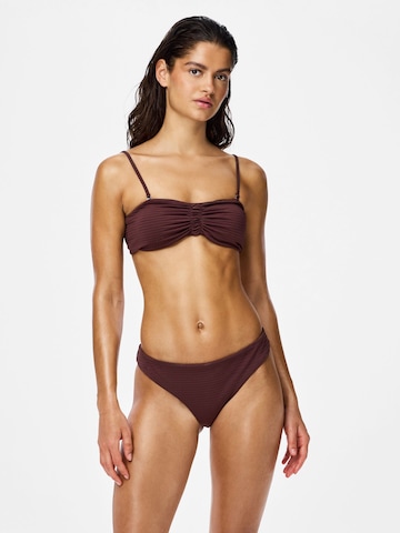 PIECES Bandeau Bikinioverdel 'PCKaya' i brun: forside