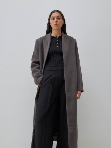 ABOUT YOU x Marie von Behrens Between-seasons coat 'Hedda' in Green: front