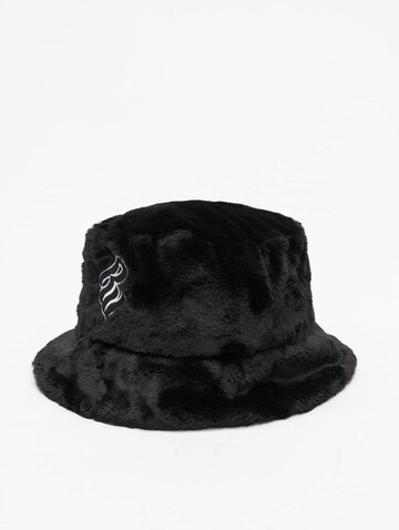 ROCAWEAR Hat in Black