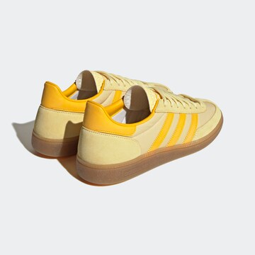 ADIDAS ORIGINALS Низкие кроссовки 'Handball Spezial' в Желтый