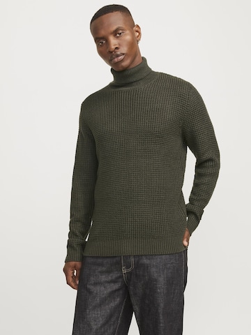 JACK & JONES Sweater in Green: front