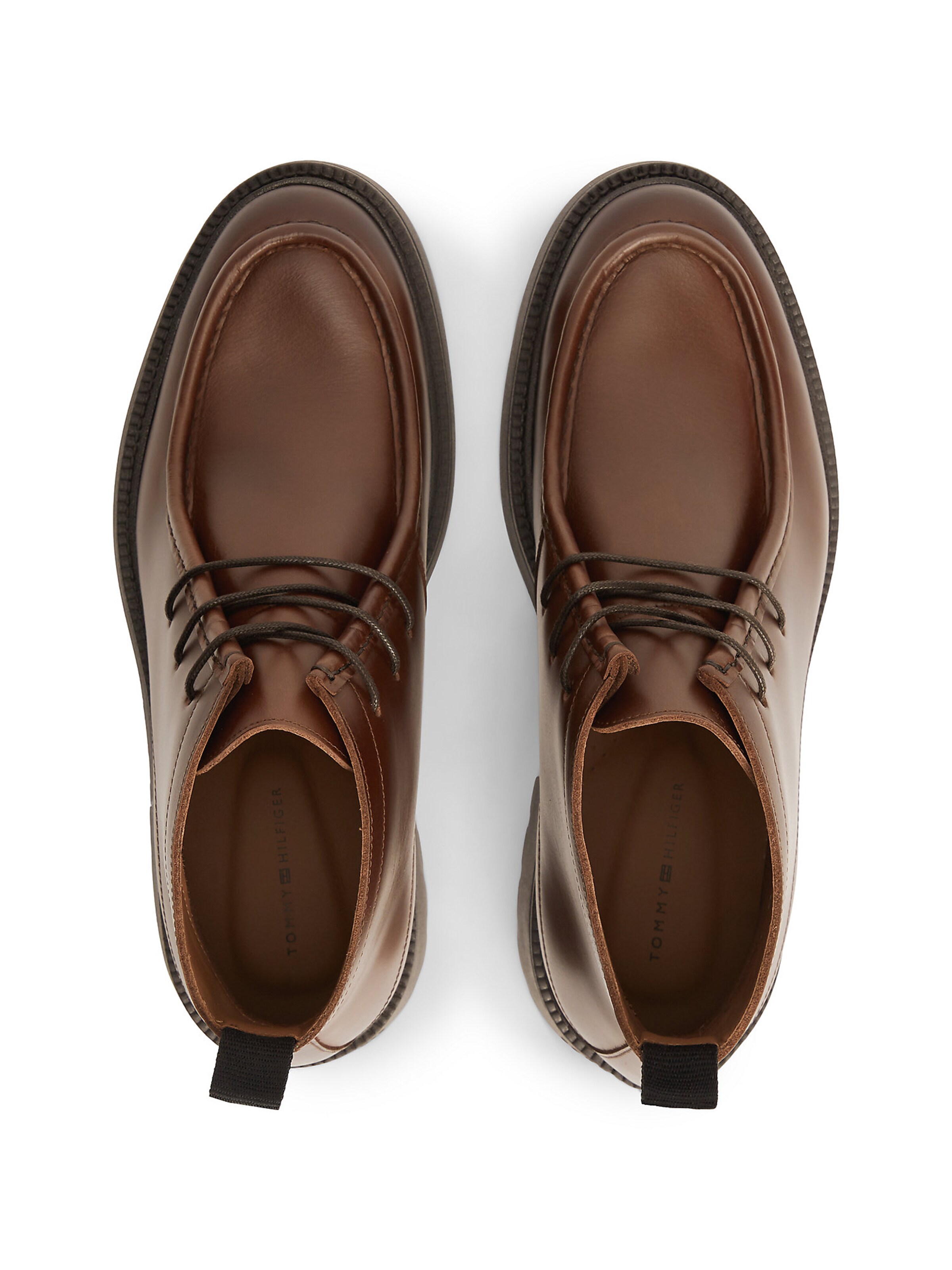TOMMY HILFIGER Chukka Boots in Brown