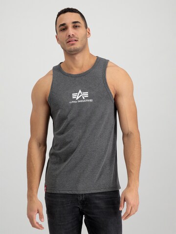 Coupe regular T-Shirt ALPHA INDUSTRIES en gris : devant