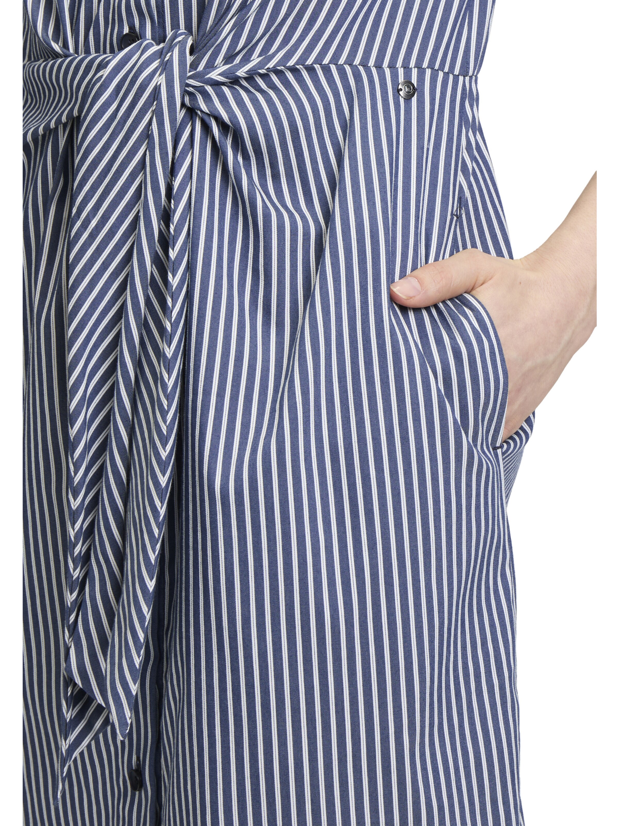 Abito di Betty & Co in blu