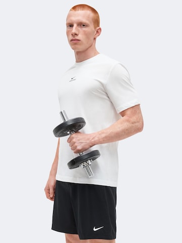 NIKE Funktsionaalne särk 'PRO', värv valge