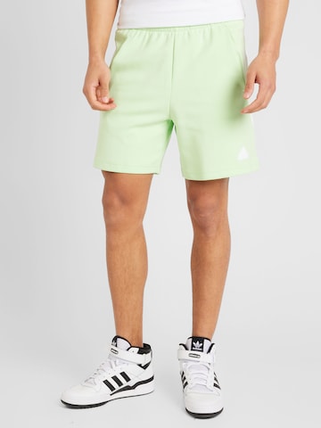 ADIDAS SPORTSWEAR - regular Pantalón deportivo en verde: frente