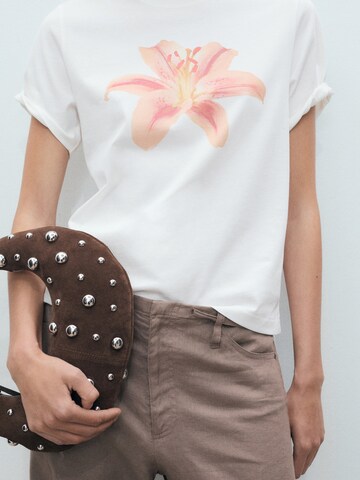 MANGO Тениска 'FLORAL' в бяло
