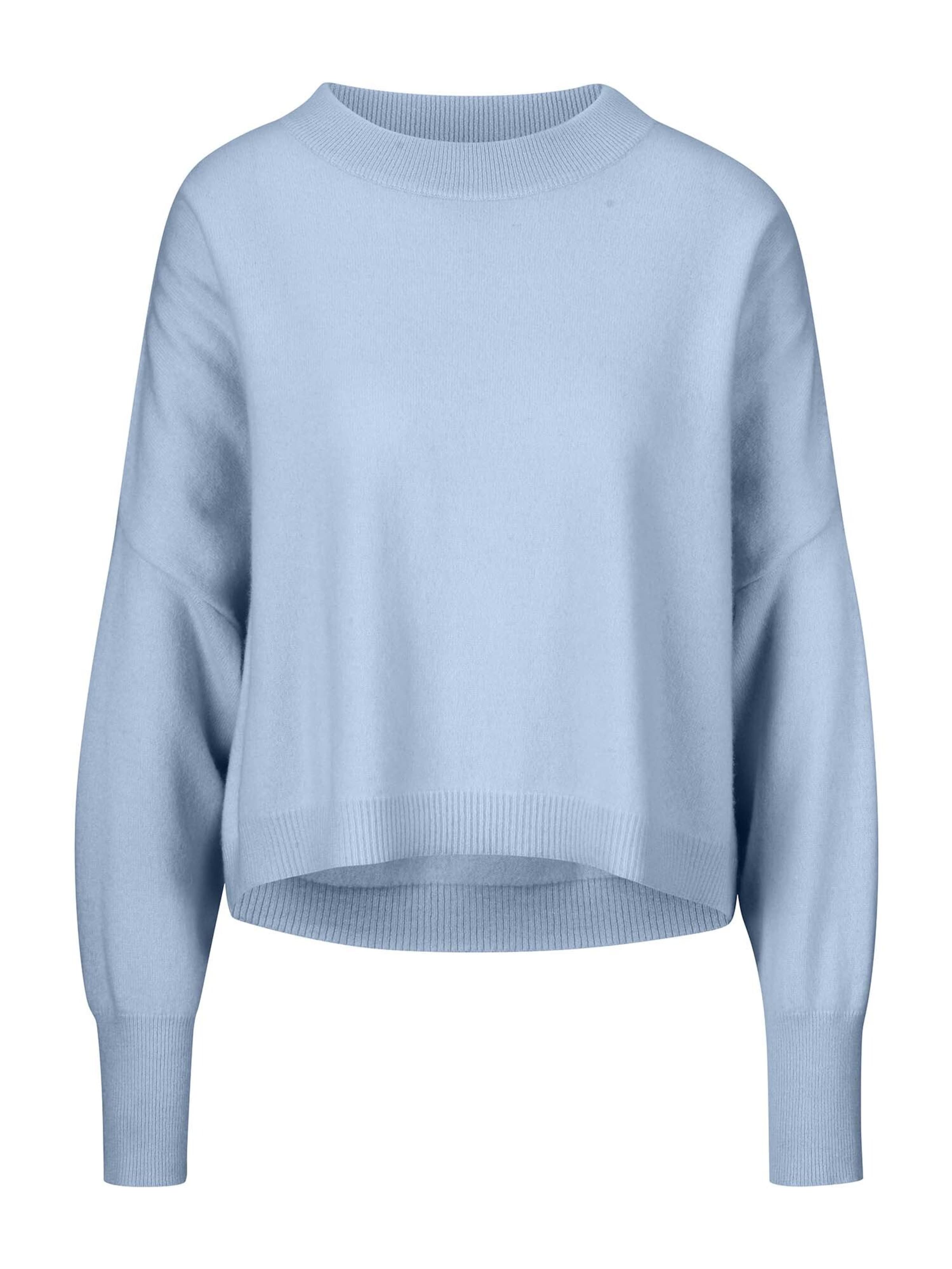 MADELEINE Pull-over en bleu ciel, Vue avec produit