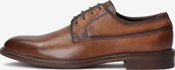 Chaussure à lacets Kazar en marron : devant