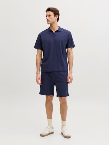 JJ Rebel Tričko 'JREBDENVER' – modrá