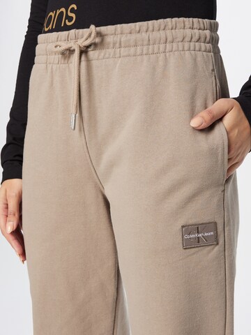 Tapered Pantaloni de la Calvin Klein pe bej