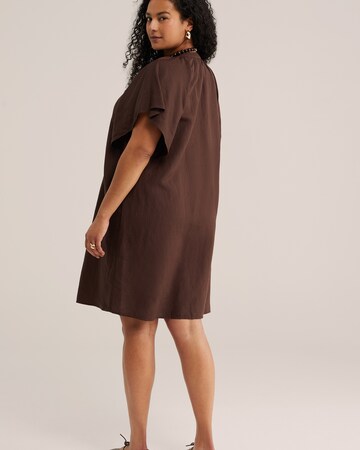 WE Fashion Платье в Коричневый