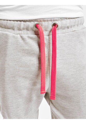 Urban Classics Tapered Hose in Grau