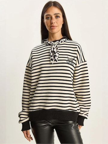 Felpa di Bianco Lucci in nero: frontale