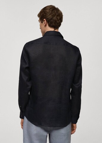 MANGO MAN Regular fit Button Up Shirt 'Parrot' in Black