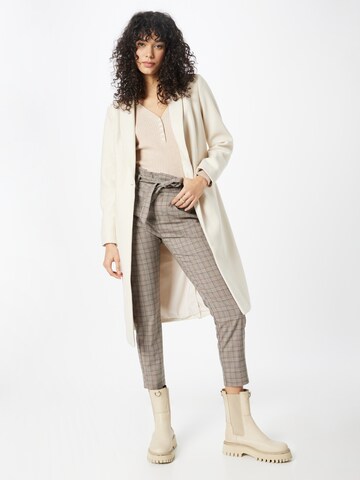 VERO MODA Tapered Bandplooibroek 'Eva' in Bruin