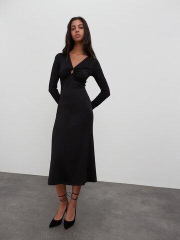 EDITED Dress 'Lieve' in Black: front