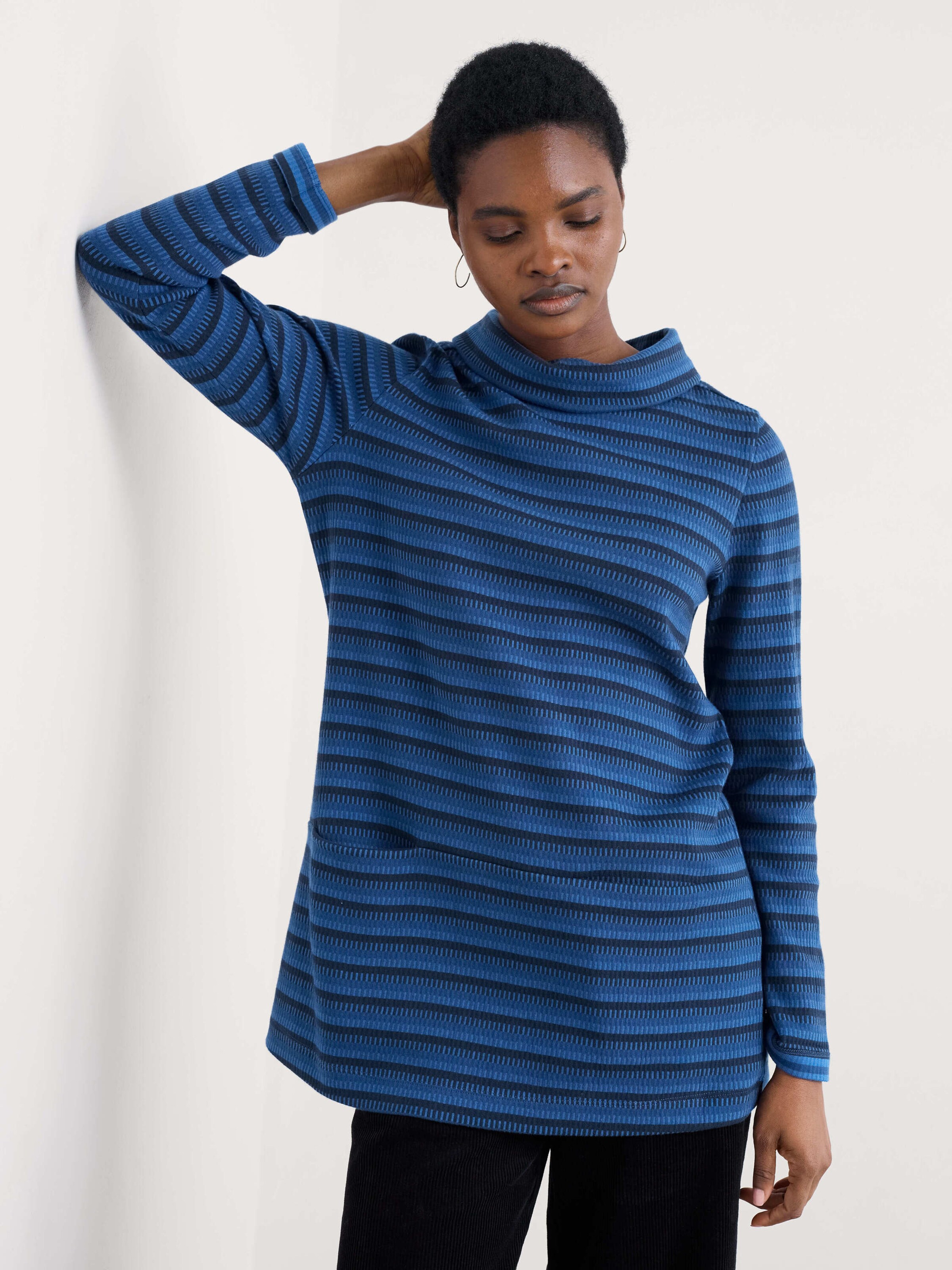 Seasalt Cornwall Collegepaita värissä sininen: etupuoli