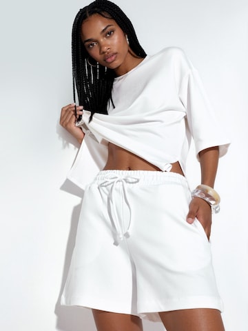 Busem - Loosefit Calças em branco: frente