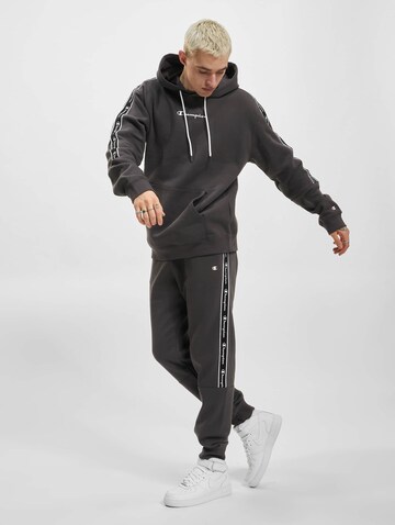 Champion Authentic Athletic Apparel Tapered Broek in Grijs