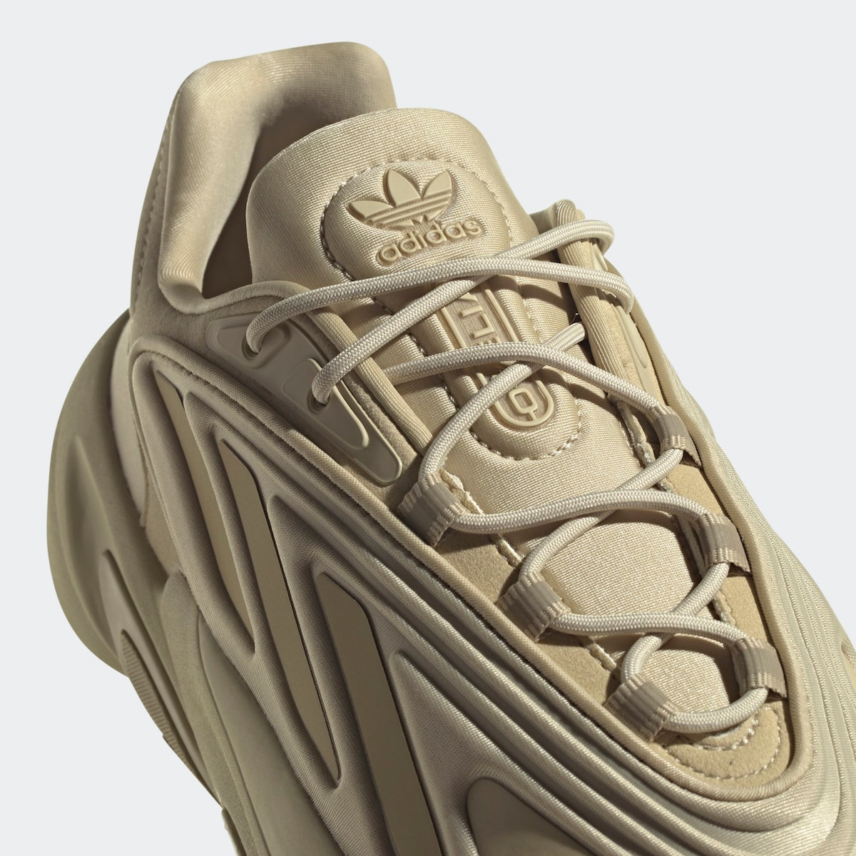 ADIDAS ORIGINALS Sneakers laag 'Ozelia' in Beige / Wit ABOUT YOU