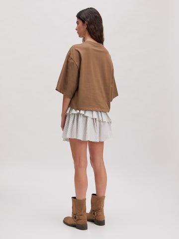 EDITED - Camiseta 'Enzo' en marrón