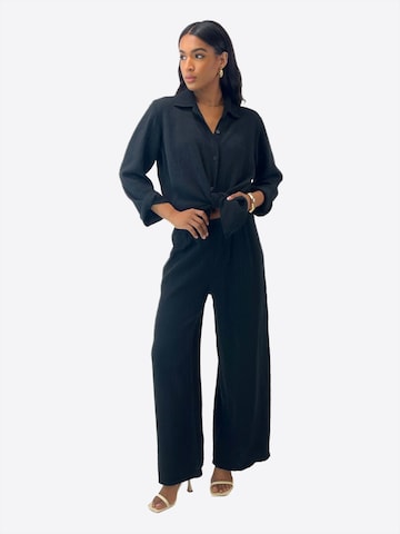 Elara Hausanzug in Schwarz