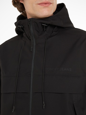 Tommy Jeans Plus Between-Season Jacket in Black