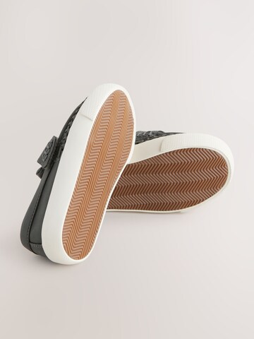 Chaussure basse Next en gris