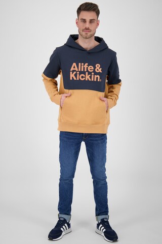 Alife and Kickin Sweatshirt 'OwenAK' in Blau