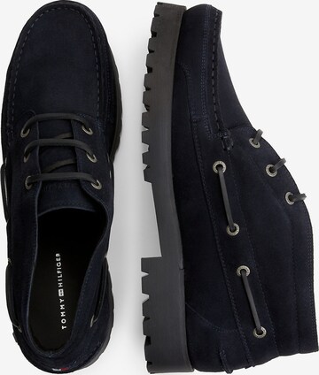 TOMMY HILFIGER Chukka Boots in Blue