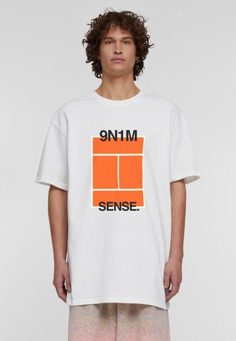 Maglietta di 9N1M SENSE in bianco: frontale