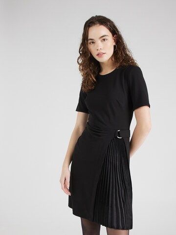 Rochie de la DKNY pe negru: față