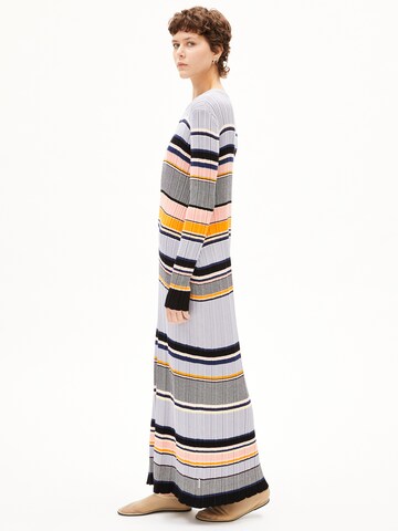 Robes en maille 'Mila' ARMEDANGELS en gris