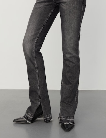 2NDDAY Flared Jeans 'Fion' in Black: front