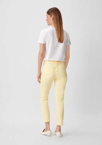 Coupe slim Jean COMMA en jaune : derrière