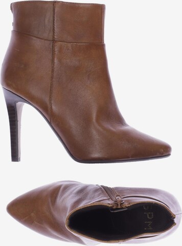 SPM Dress Boots in 35 in Brown: front