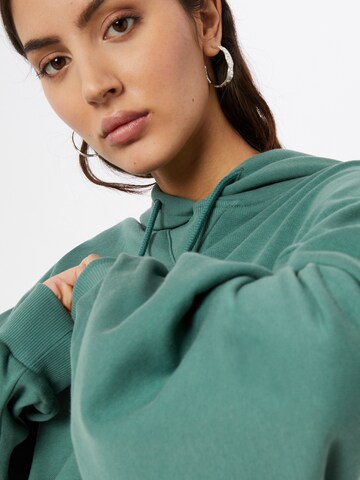 Urban Classics Sweatshirt in Green