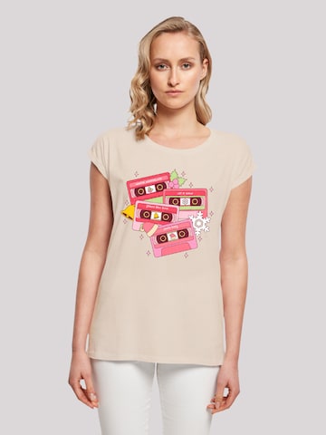 F4NT4STIC Shirt 'Christmas Retro Song Tapes Pink' in Beige: voorkant