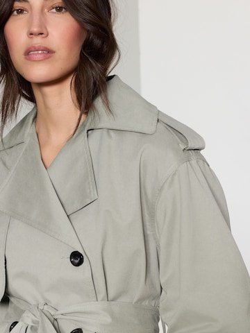 Next Tussenmantel in Grijs