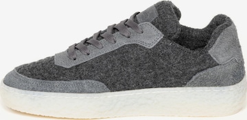 Gottstein Sneakers in Grey: front